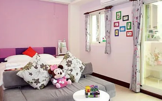 Follow Me Sweet House Bed & Breakfast