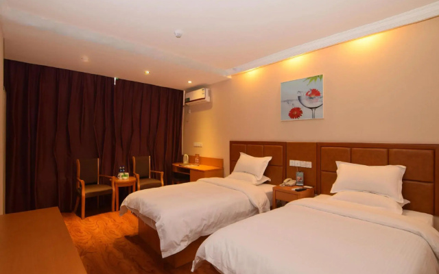 GreenTree Inn Luoyang Yichuan County Yilong Avenue Express Hotel