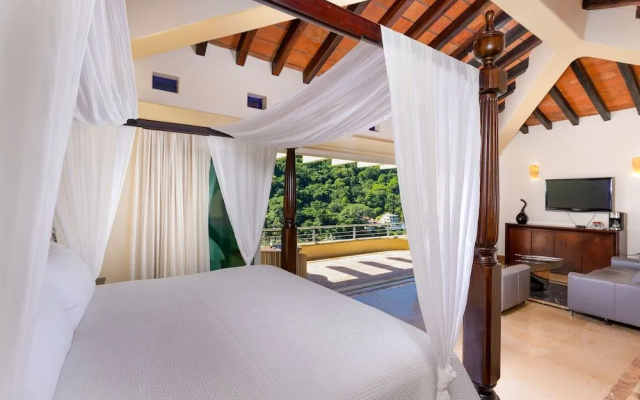 Elegant Suite With Beach View