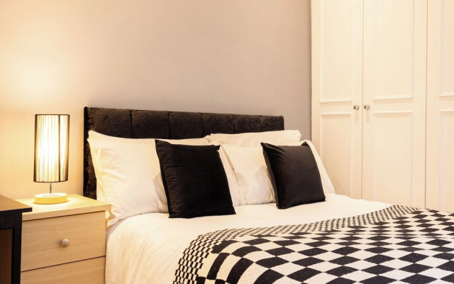 Charming City Retreat in Central London
