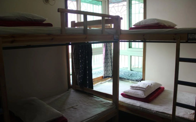 Dunpa Beibao Hostel