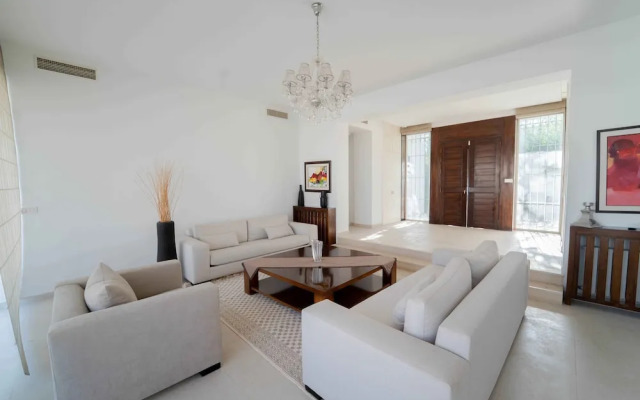 Villa Oasis Chotrana Green Calm Retreat