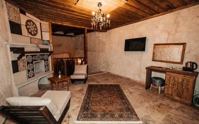 Vanessa Cave House
