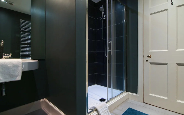 Stylish & majestic 3-bed apartment in Stockbridge