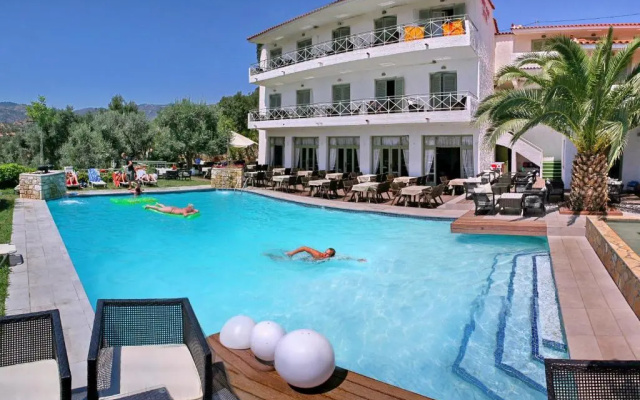 Sandy Bay Hotel