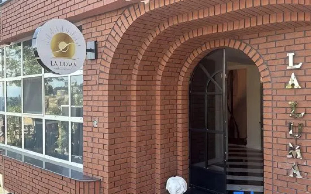 LA LUMA Suites & Hostel