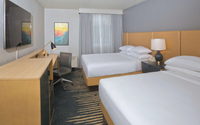 DoubleTree by Hilton Chico