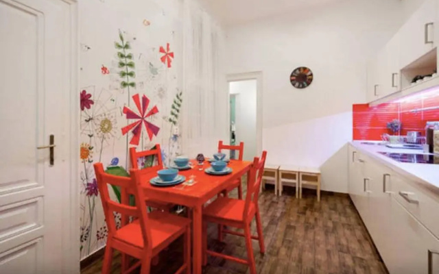 Budget Apartment by Hi5-Kiraly 99