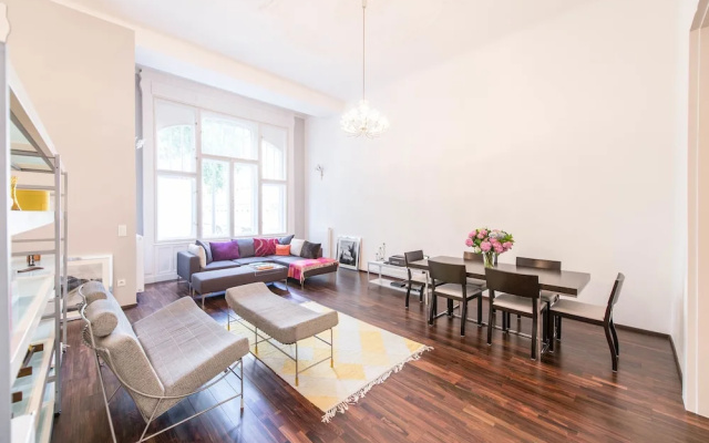 Oasis Apartments - Parliament II