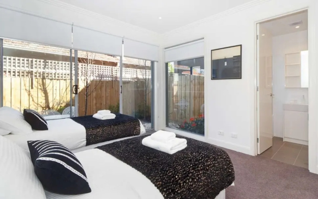 Caulfield Executive Apartment