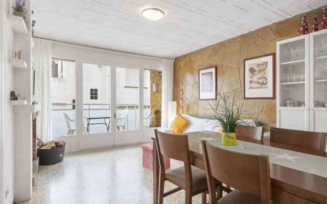 Quaint Farmhouse in Port de la Selva With Fireplace