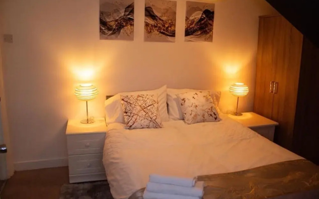 Private Parking, Urban Comfort & City Haven