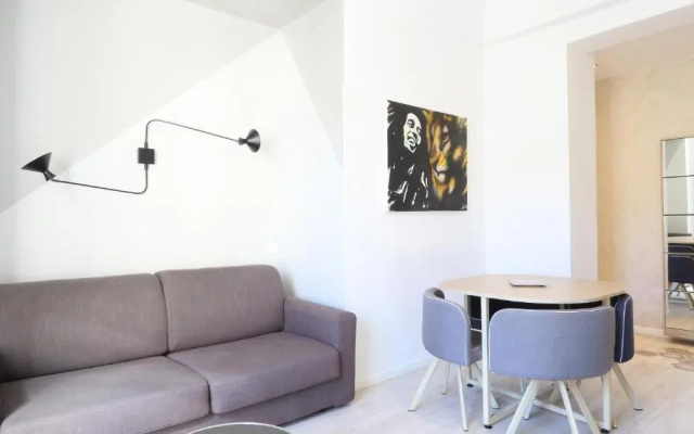 Apartment Port