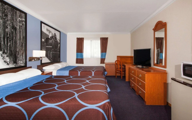 Creekside Inn & Suites