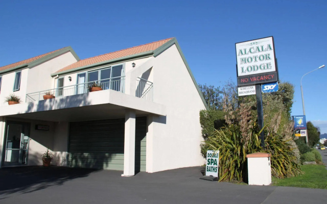 Alcala Motor Lodge