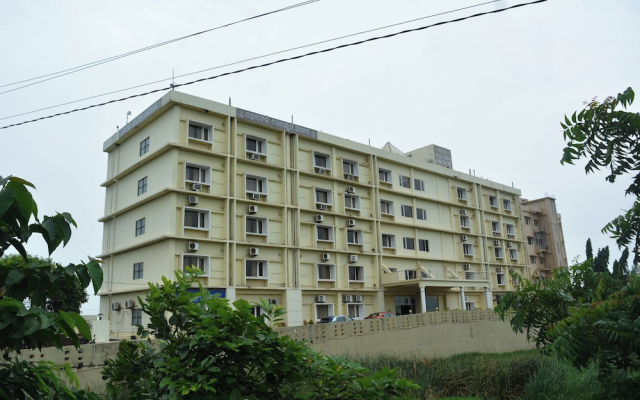 Hotel Golden Anchor Dhamara