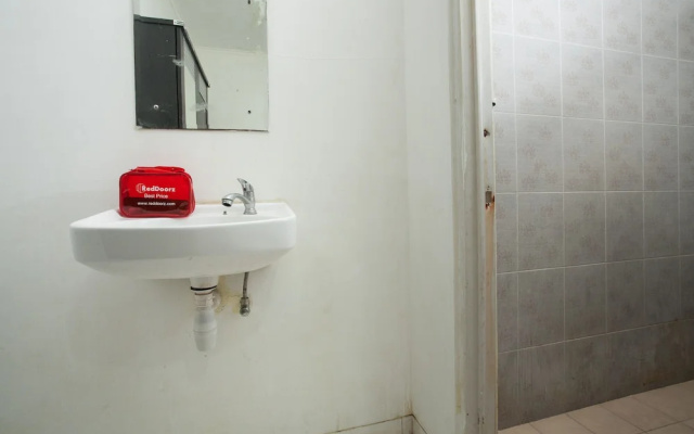 Reddoorz near Kejaksaan Negeri Surabaya