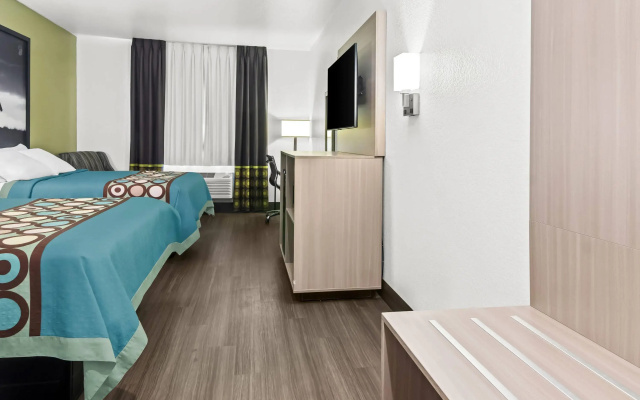 Super 8 by Wyndham Weatherford