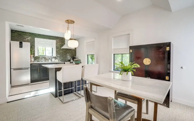 Chic Getaway in Desirable South Tampa District!
