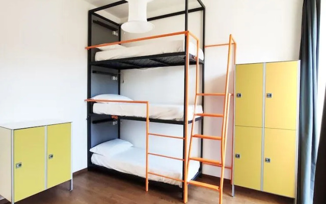 Tric Trac Hostel