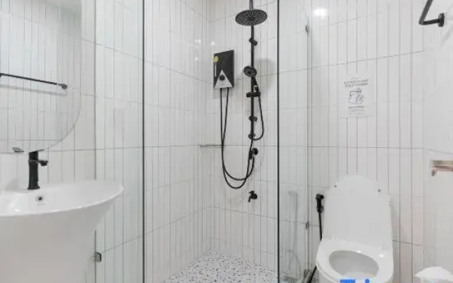 Modern Townhome / 2BR near CNX moat