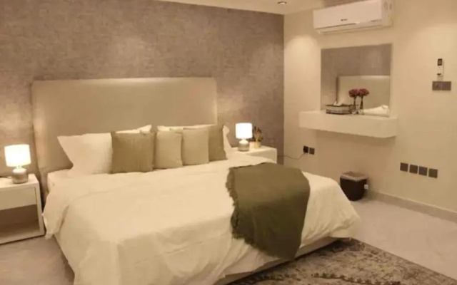 Luxury apartment prime location