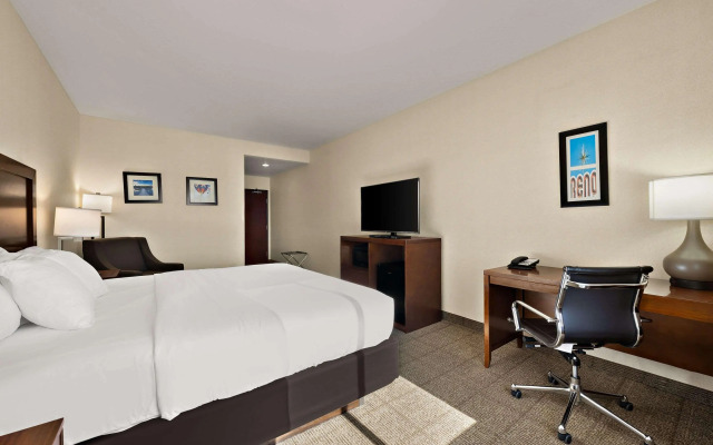 Comfort Inn & Suites Airport