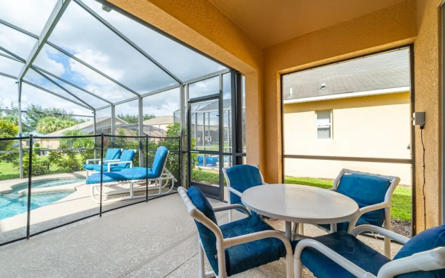 1114 4-bed Pool Home, Liberty Village Kissimmee