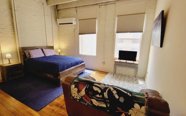 Geneva's Place LLC