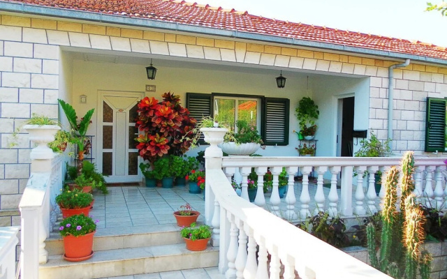 Petra - Apartments With Parking - SA1