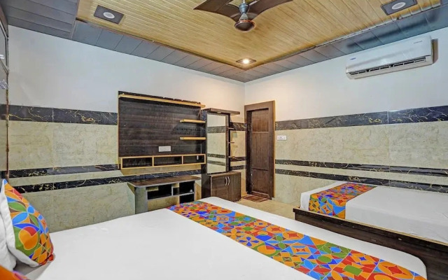 Fabhotel Radha Palace