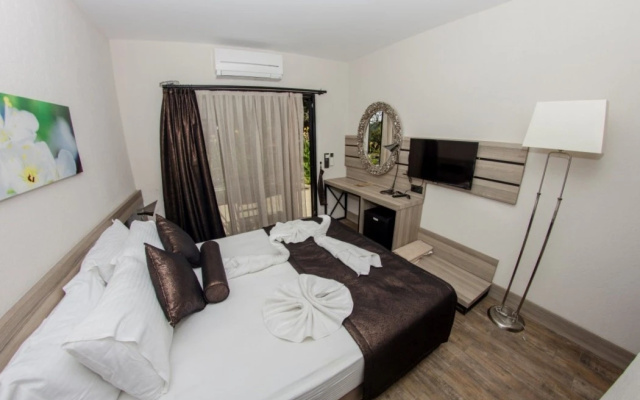 S3 Seahorse Beach Club & Hotel
