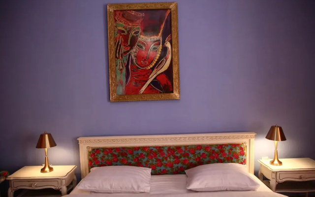 Tbilisi Art Deco Apartment
