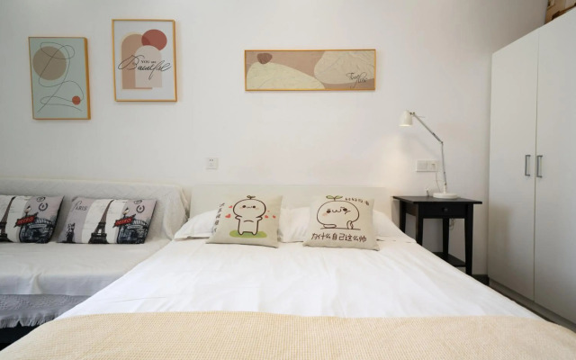 Jingyi Apartment