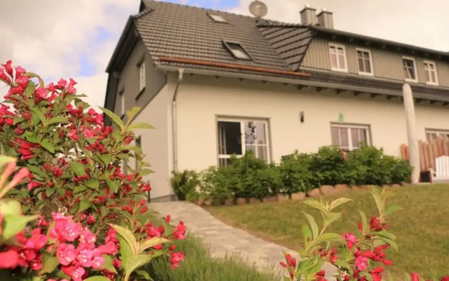 Feuerstein House Monchgut