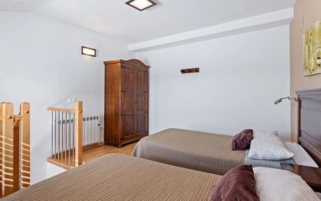 Modern Apartment in Gudar With Balcony