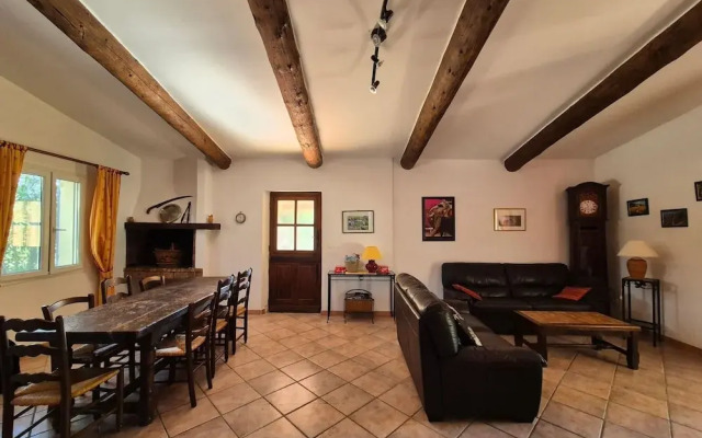 Single Storey Holiday Home With Swimming Pool