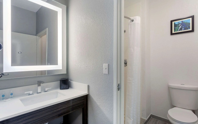 Comfort Inn & Suites Memphis East