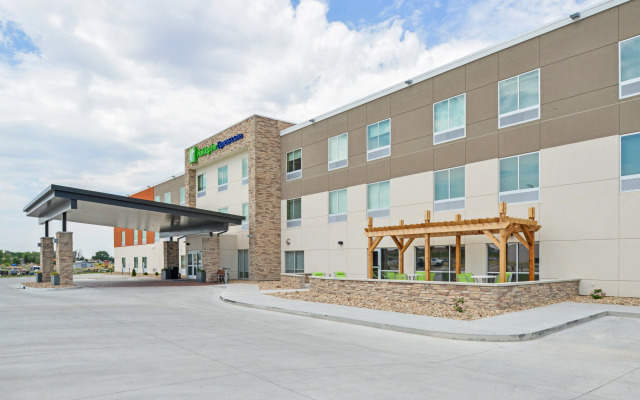 Holiday Inn Express & Suites Chadron by IHG