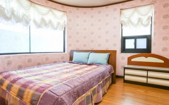 Taean Sunflower Pension