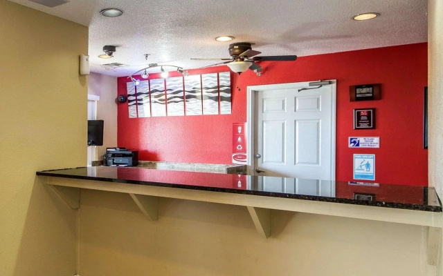 Econo Lodge Pryor