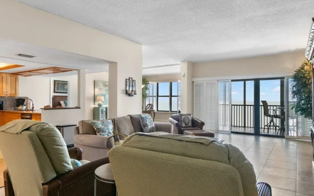 Reflections on the Gulf by Distinctive Beach Rentals