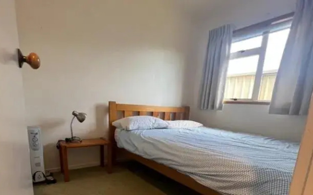 Baskervilla - Whangamata Holiday Home