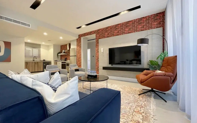 C Living - Premium 3 Bedroom - AQIQ