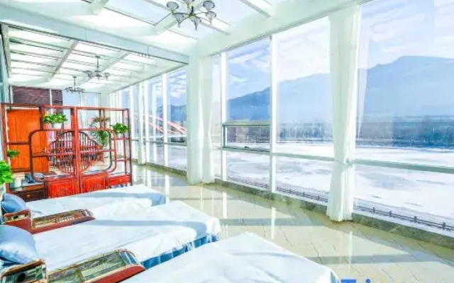 Xining Golden Altitude 2200 Qinghai-Tibet Plateau Wellness Center