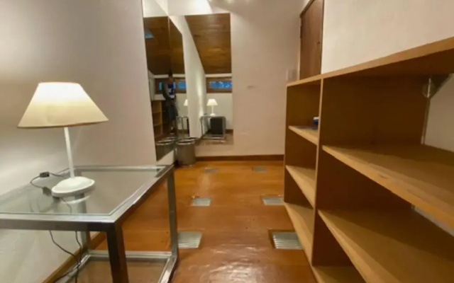Casa en los troncos Parque Primavesi.