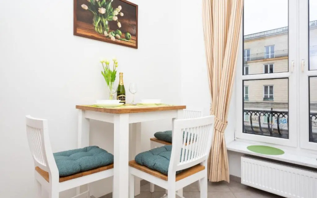 Apartments Warsaw Warecka by Renters