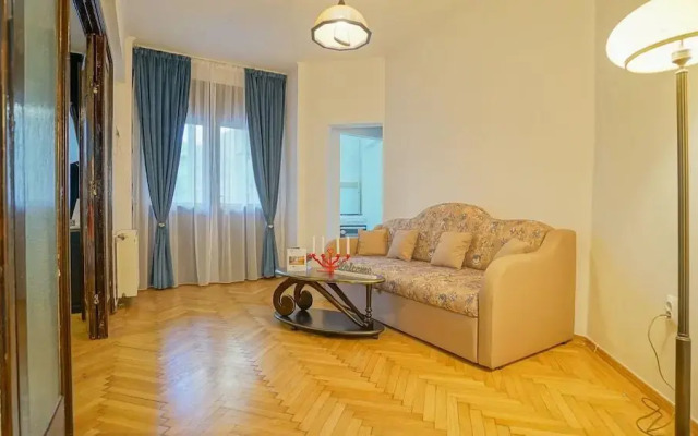 CN2i Luxury Accommodation Cismigiu
