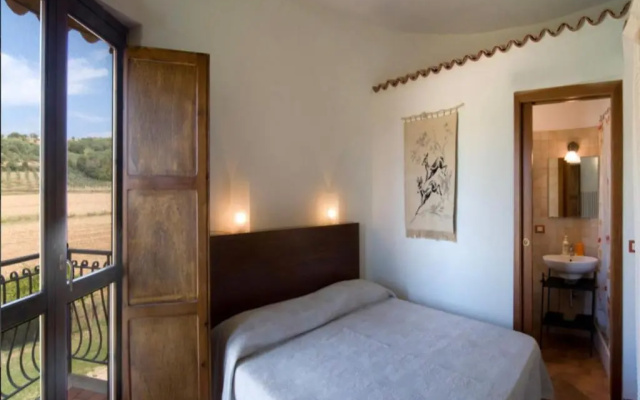 Granaio Biada In Fattoria Con Piscina