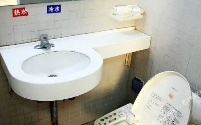 Zhida Express Hotel(青岛智达快捷宾馆)